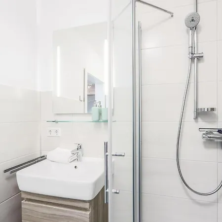 Amazing In With Kitchenette *