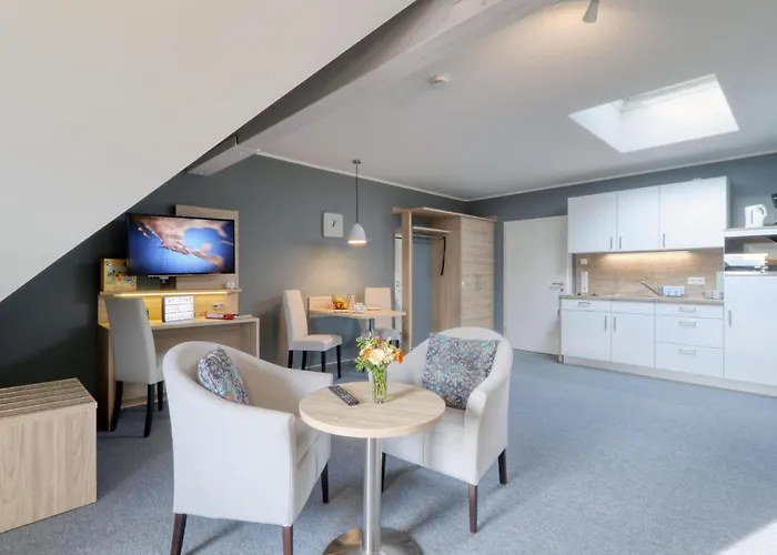 Amazing In With Kitchenette