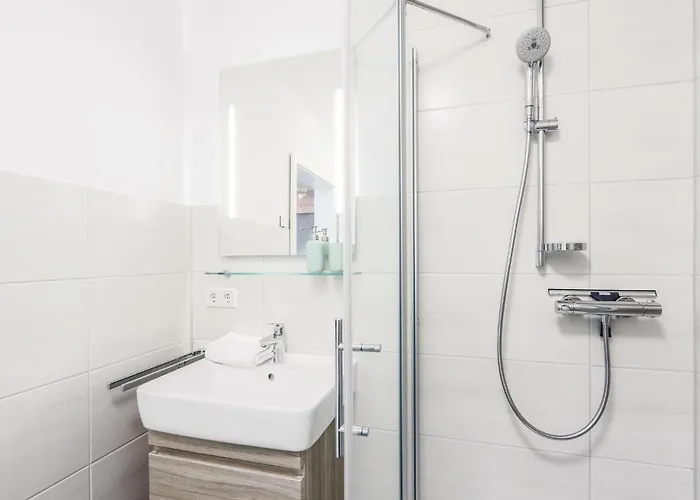 Amazing In With Kitchenette *